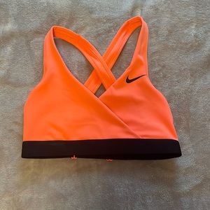 sports bra